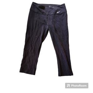 Nike Dri fit capri leggings small